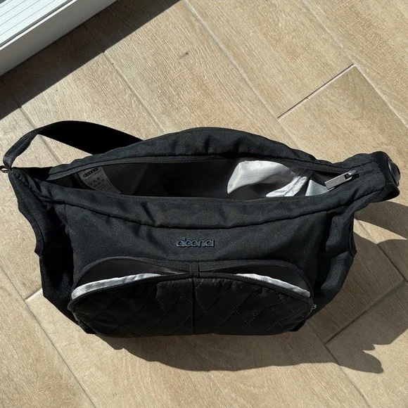 Doona Essentials Baby Stroller Diaper Bag - Picture 4 of 8